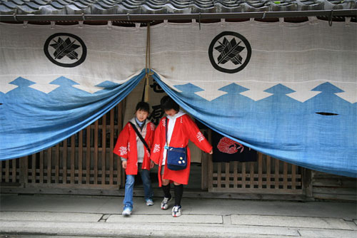 私も祭の一員です